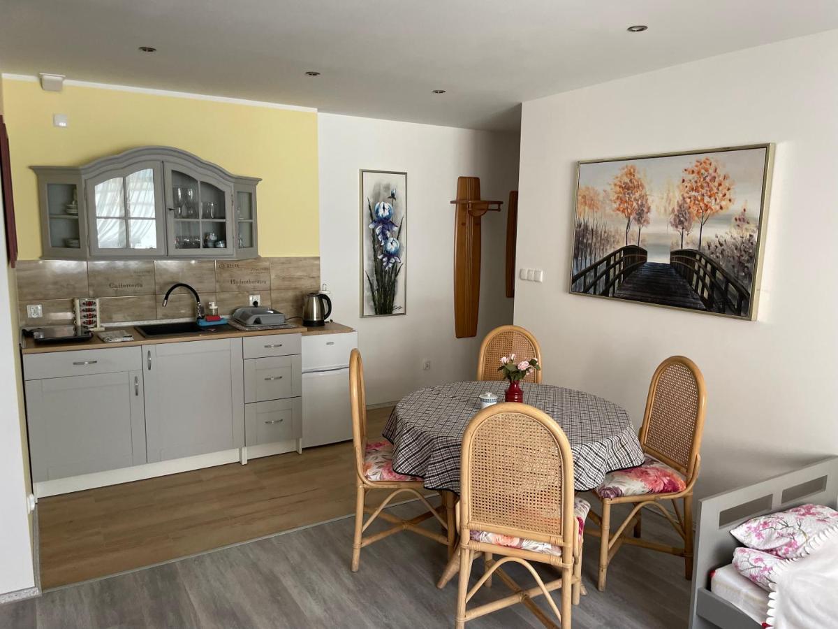 Cichy Zaulek 5 I 6 Apartment Brodnica  Bagian luar foto